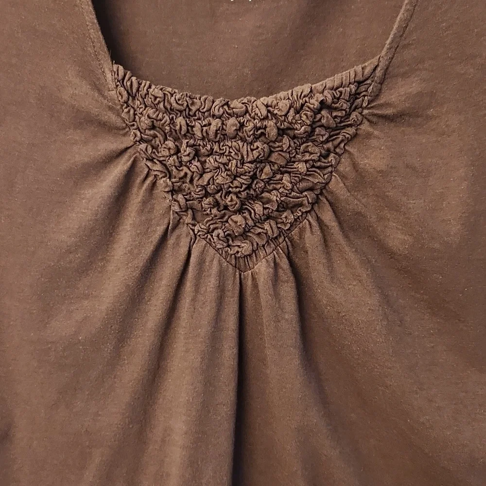 Women's Izod sleeveless top. - Picture 3 of 4